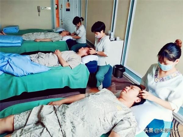 南寧逸道御品堂養(yǎng)生會(huì)所懶懶睡個(gè)午覺再來(lái)個(gè)舒服的按摩