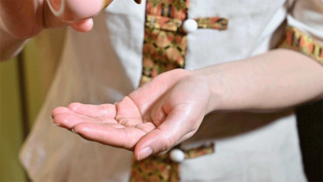 泰式按摩！精油按摩 古代按摩，成人舒適曬太陽