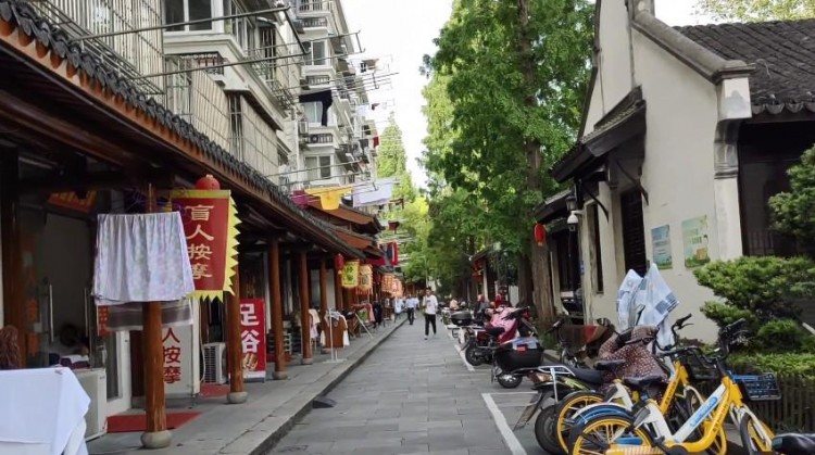 上海南翔一條老街匯集多家足浴按摩店原來(lái)是中醫(yī)文化街