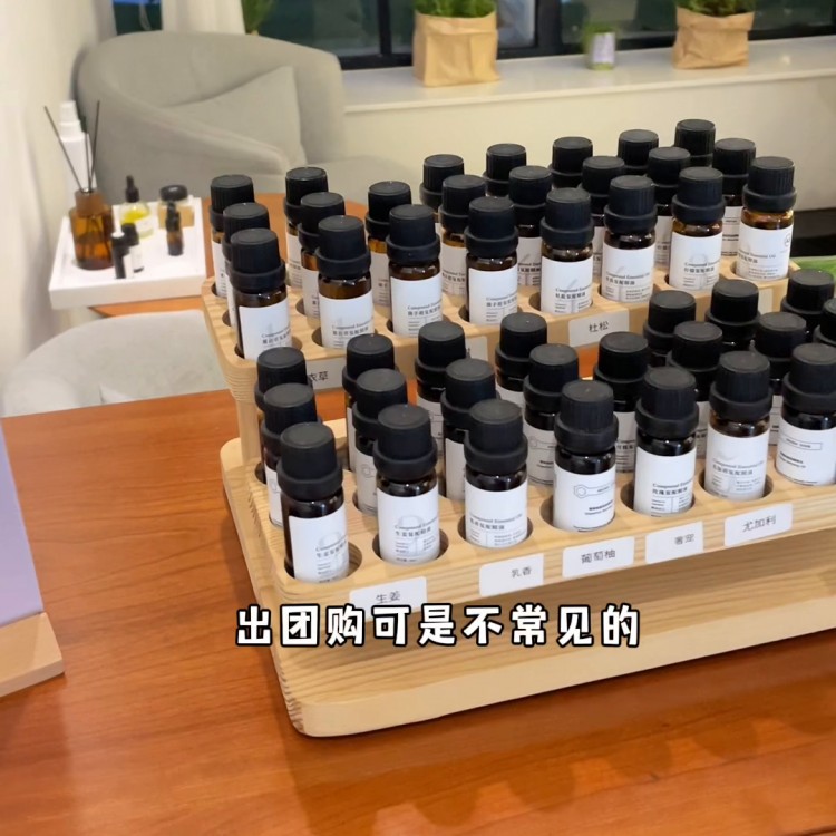 在上海，半畝花田可以說(shuō)是非常高端的spa館，乘坐現(xiàn)在的活動(dòng)...