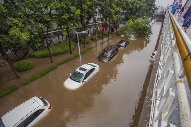 京津冀雨下的汽車SPA水療——泡妞車成泡水車