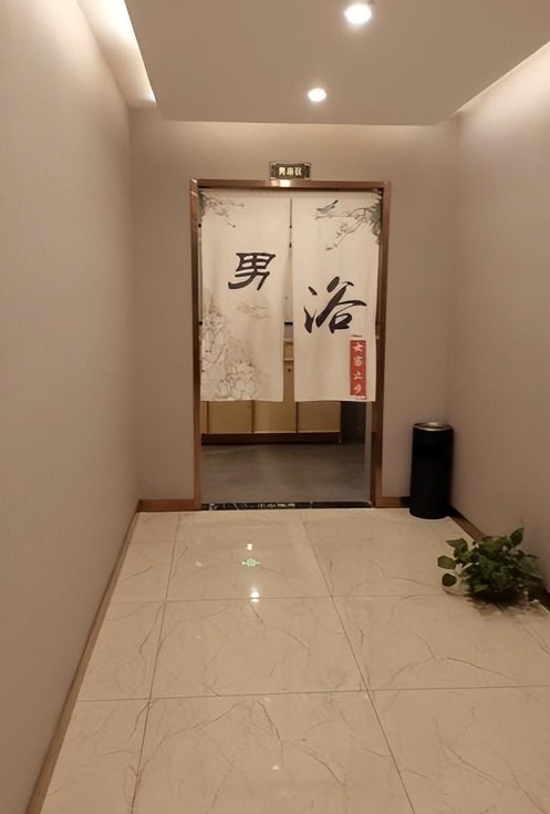 北京90元一晚的洗浴中心火了！年輕人蜂擁而入?yún)s不愿對(duì)外提及