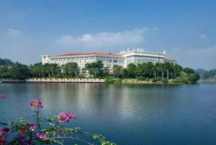 深圳過去20分鐘每天都去的溫泉一家三口168下班就出發(fā)