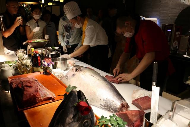 酒店上演開魚秀推降暑大餐氣溫超30度餐廳免費(fèi)吃
