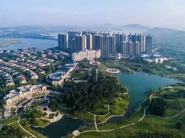 泡熱湯賞湖景！開業(yè)驚艷整個(gè)南京的歐式城堡酒店！元旦春節(jié)通用！