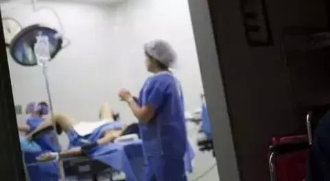 裸身做spa被直播情侶住酒店被偷拍學(xué)會這3招讓攝像頭無所遁形！