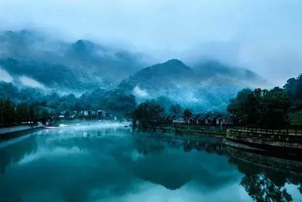 自帶清雅氣質(zhì)探秘老山中顏值爆表的康養(yǎng)大盤