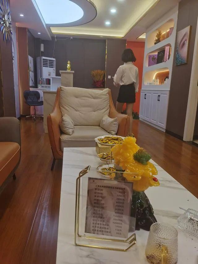 職校女生實(shí)習(xí)出竟然成了男賓享受的奢華SPA行業(yè)內(nèi)幕大揭秘！