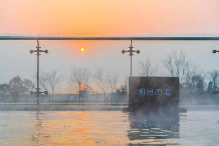 青島-全球第39家純?nèi)帐缴萑A靠山瞰海紅樹林湯泉鉅惠49.9元起瘋搶