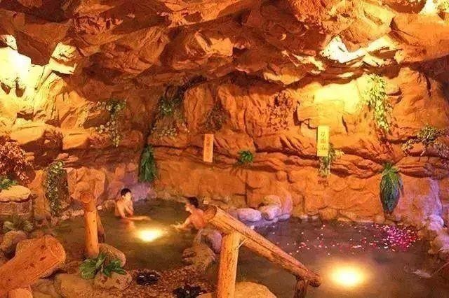 鄭州的熱帶雨林時尚養(yǎng)生圣地家門口的溫泉航母你不來試試