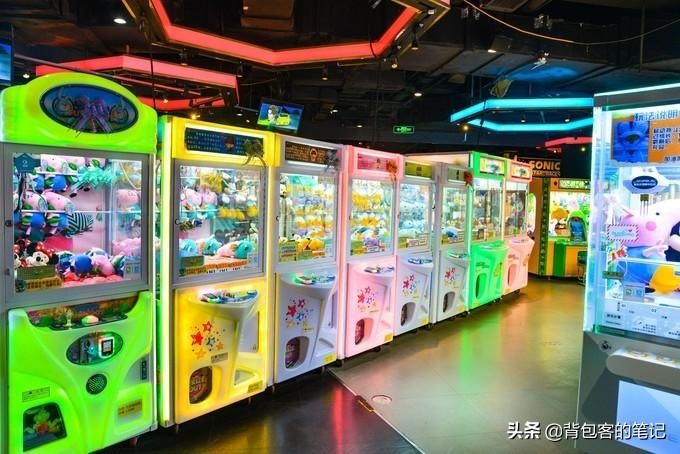 時(shí)尚青島最具代表的兩個(gè)休閑購(gòu)物中心緊靠一線海景