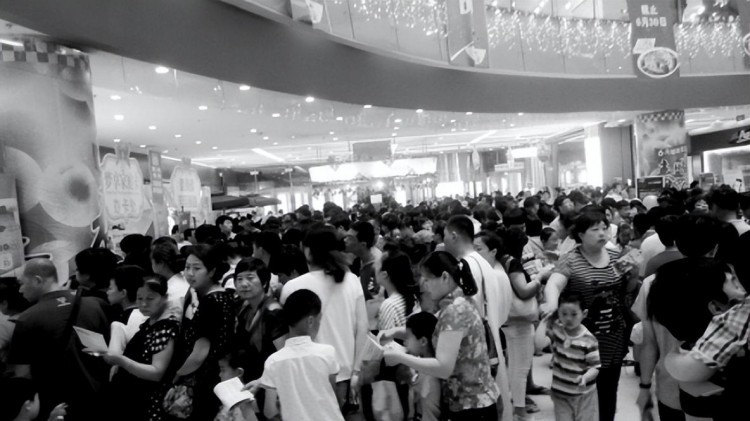 哈爾濱洗浴店客流量翻倍！排隊(duì)搓澡東北洗浴熱度持續(xù)攀升！