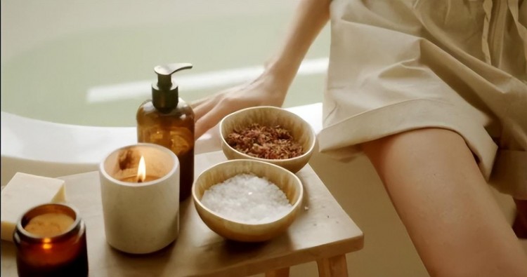 哈爾濱洗浴店客流量翻倍！排隊(duì)搓澡東北洗浴熱度持續(xù)攀升！
