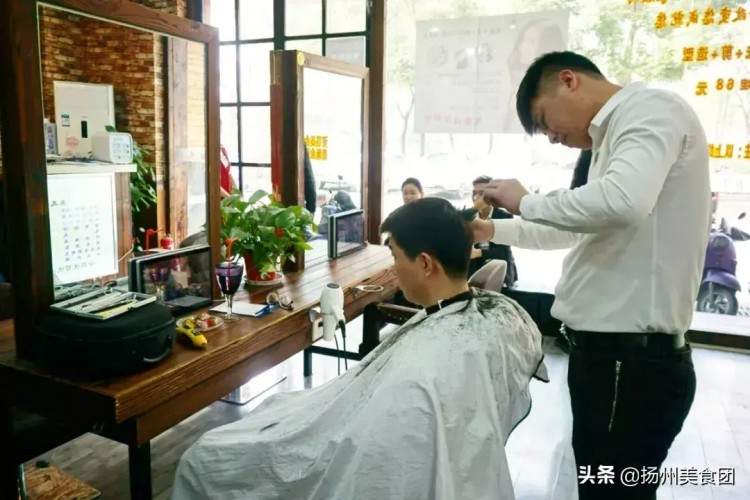 美發(fā)SPA一站式搞定這個女神節(jié)我們承包你從頭到腳的精致！