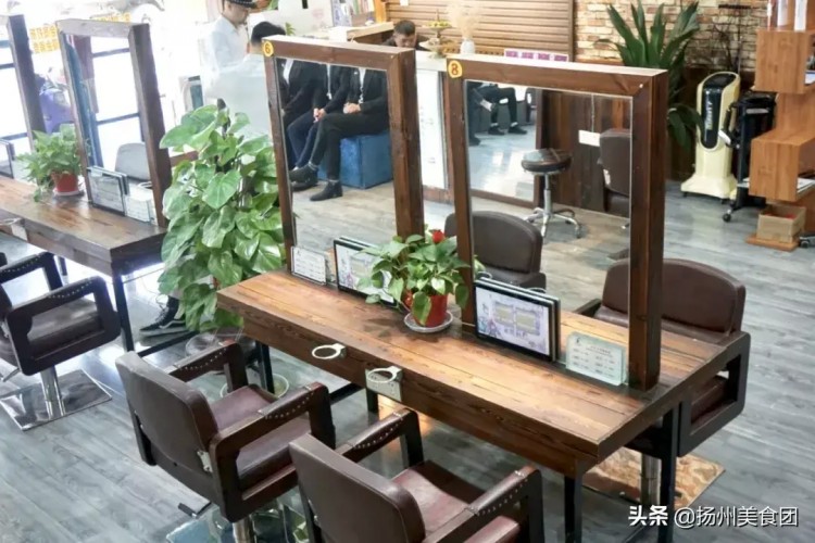 美發(fā)SPA一站式搞定這個女神節(jié)我們承包你從頭到腳的精致！