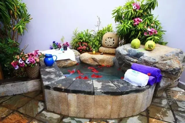 這個(gè)季節(jié)溫泉+度假兩相宜泡湯去~~~