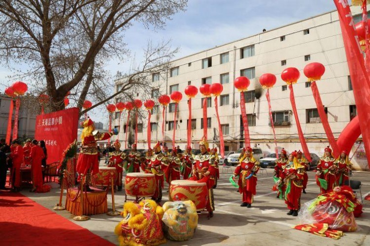 呼和浩特天海溫泉小鎮(zhèn)開業(yè)迎賓