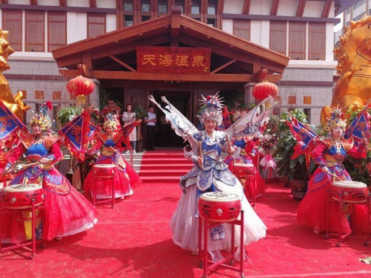 呼和浩特天海溫泉小鎮(zhèn)開業(yè)迎賓