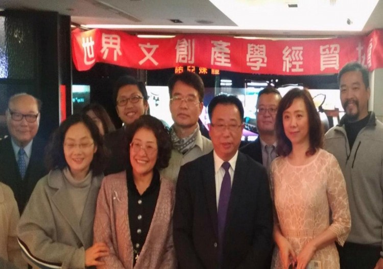 吳慧蓮理事長帶領(lǐng)企業(yè)界貨出得去人進(jìn)得來大家發(fā)大財