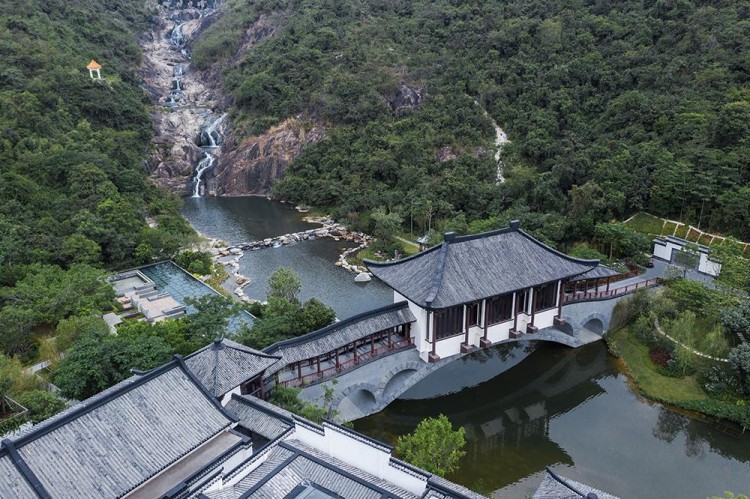 惠州中海湯泉酒店號(hào)稱嶺南第一湯泉一泉一湖兩水五山白菜價(jià)