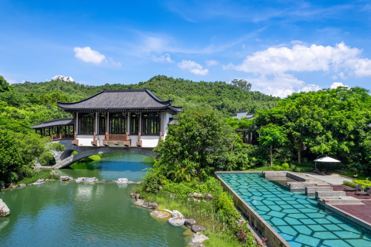 惠州中海湯泉酒店號(hào)稱嶺南第一湯泉一泉一湖兩水五山白菜價(jià)