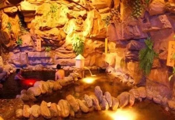 豐樂(lè)園熱帶雨林溫泉水療館溫暖全身