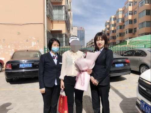 工商銀行榆林分行組織“留住時間” 留住美麗的母親節(jié)活動