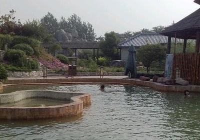 花都溫泉小鎮(zhèn)，許昌淞陵縣，花海環(huán)繞