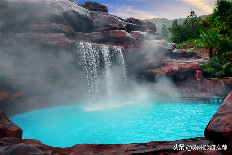 立冬開(kāi)啟溫泉養(yǎng)生在江西發(fā)現(xiàn)一個(gè)泡湯好去處譽(yù)為中國(guó)溫泉之鄉(xiāng)