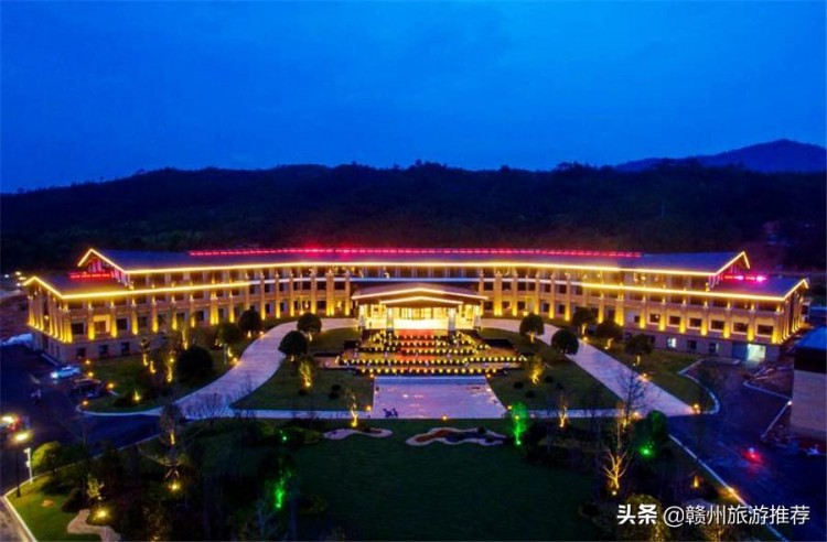 立冬開(kāi)啟溫泉養(yǎng)生在江西發(fā)現(xiàn)一個(gè)泡湯好去處譽(yù)為中國(guó)溫泉之鄉(xiāng)