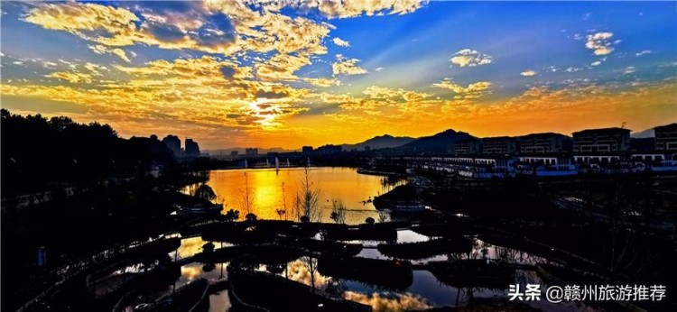 立冬開(kāi)啟溫泉養(yǎng)生在江西發(fā)現(xiàn)一個(gè)泡湯好去處譽(yù)為中國(guó)溫泉之鄉(xiāng)