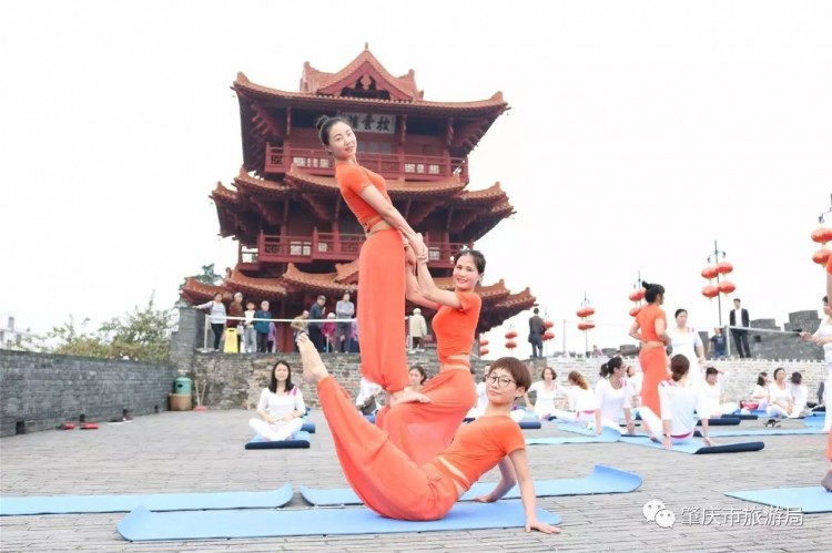 發(fā)生什么事今天肇慶宋城墻上好多人圍觀！