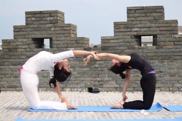 發(fā)生什么事今天肇慶宋城墻上好多人圍觀！