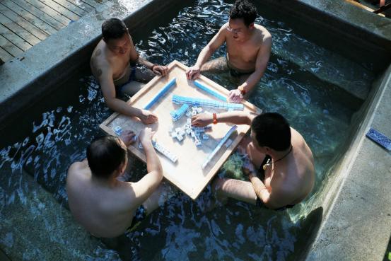 福泉溫泉：大佛腳下洗去一世塵土