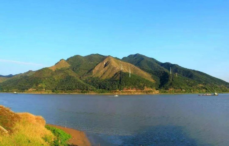 肇慶新開(kāi)了家溫泉度假酒店全日式風(fēng)格房間都有私家大泡池贊