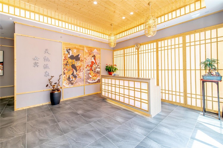 肇慶新開(kāi)了家溫泉度假酒店全日式風(fēng)格房間都有私家大泡池贊