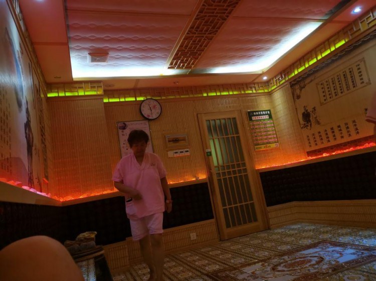 九月份在青海省西寧市一家洗浴理療中心洗了個(gè)澡