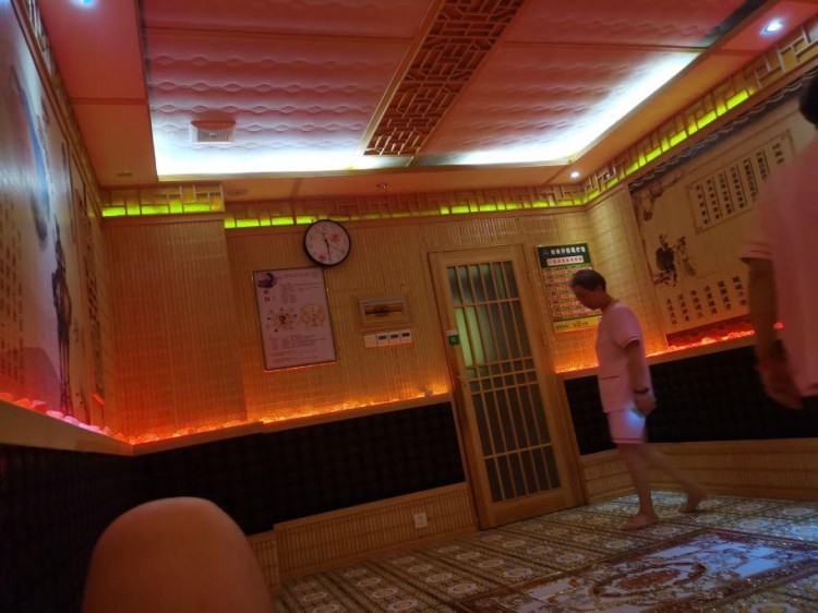 九月份在青海省西寧市一家洗浴理療中心洗了個(gè)澡