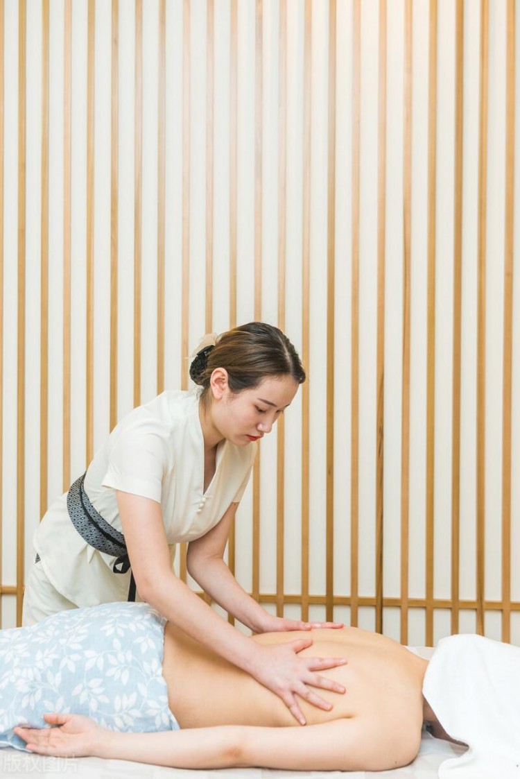 女子全身精油spa大叔視若無(wú)物徑直闖入公序良俗的界限何在