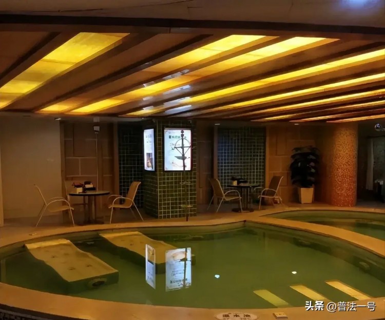 邀請女朋友去水療館放松身心男子不慎摔倒導(dǎo)致十級傷殘