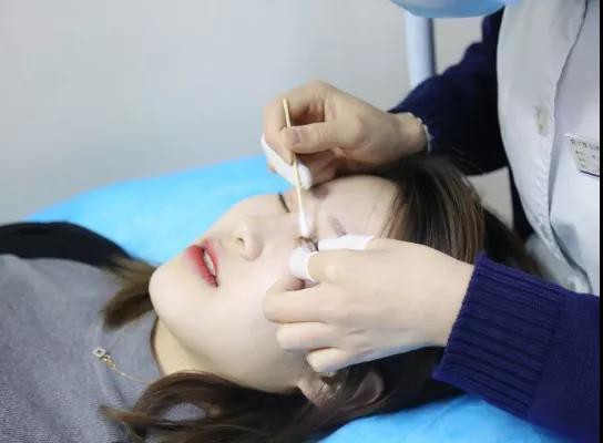 明眸善睞顧盼生輝！——眼部SPA讓你的美睛彩綻放