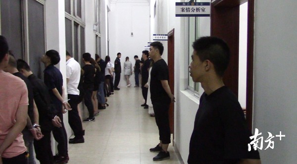 重拳出擊！梅江警方一舉搗毀2個(gè)涉黃窩點(diǎn)抓獲犯罪嫌疑人35名