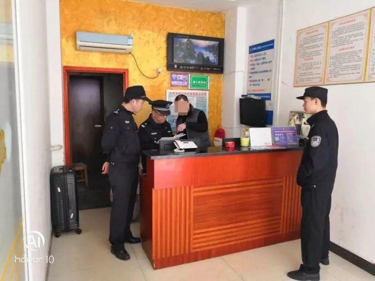 荊門東寶公安節(jié)前清查賓館網(wǎng)吧按摩店...抓獲5人！
