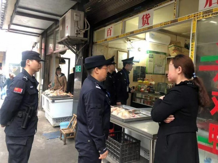 荊門東寶公安節(jié)前清查賓館網(wǎng)吧按摩店...抓獲5人！