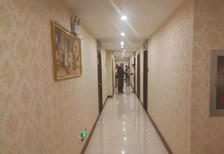 昨晚民警在掇刀某足浴店查獲一對賣淫嫖娼人員！