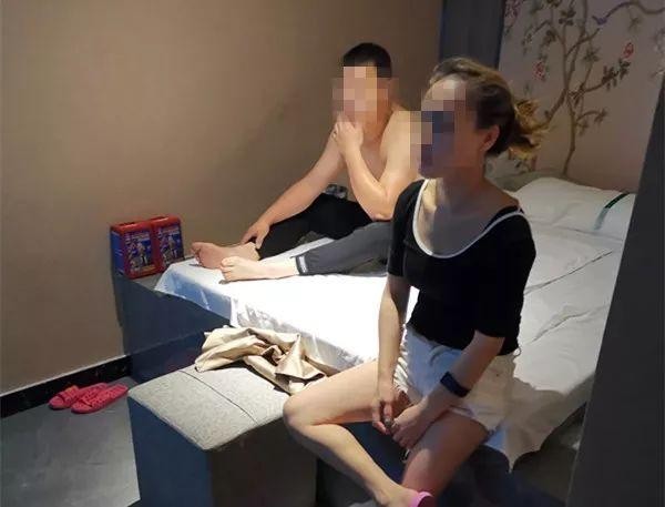 警方突擊清查足浴場所KTV...多名女子涉嫌有償陪侍服務(wù)