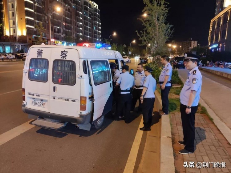 七夕節(jié)當晚！荊門突查賓館酒店按摩店KTV洗浴中心…抓了好幾個