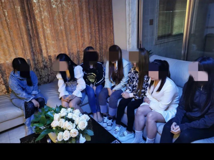浙江美女模特一對(duì)一特色服務(wù)警察出手了
