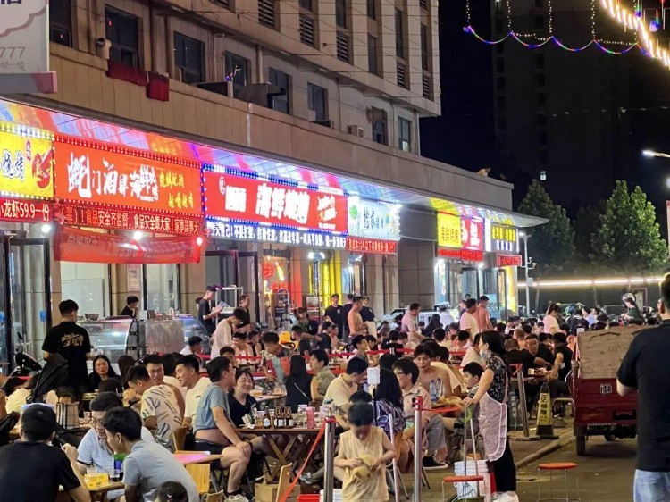 吃排檔！逛步行街！這就是長葛人的夜生活