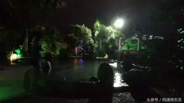 實拍：昭通市區(qū)內(nèi)有個溫泉城還不錯！